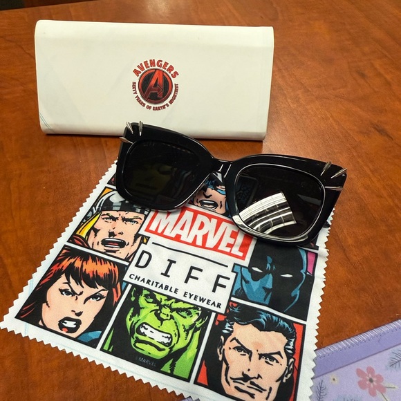 Diff Marvel Black Panther Sunglasses - Picture 2 of 3